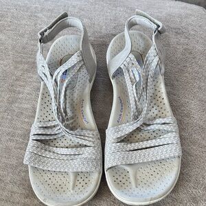 Skechers Women's Light Gray Sandals
